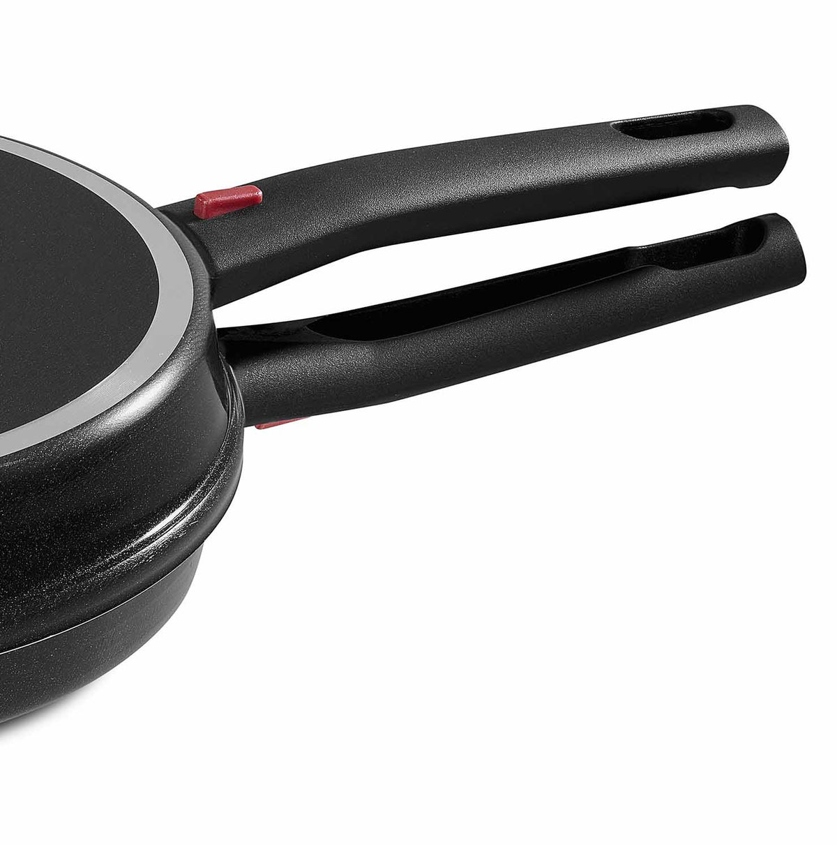 Tall omelette maker with detachable handle