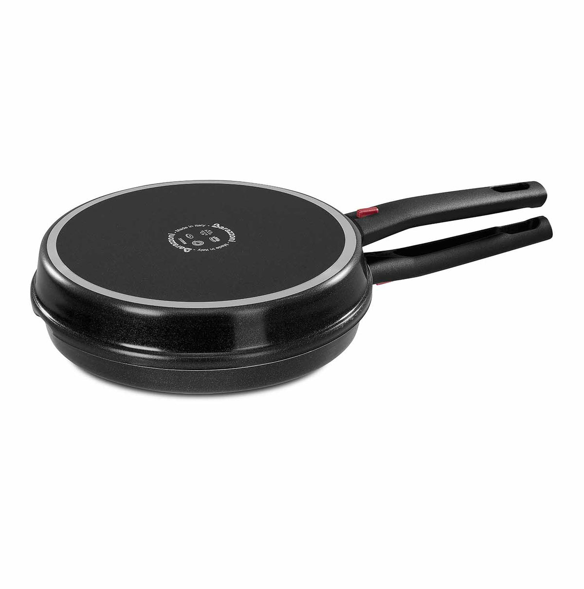 Tall omelette maker with detachable handle